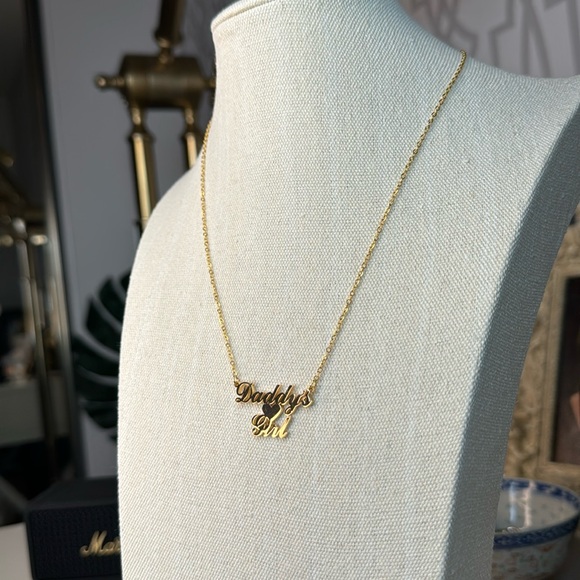 WATERPROOF “Daddy’s Girl” 18kt gold plated stainless necklace on 18.5” chain - Picture 4 of 7
